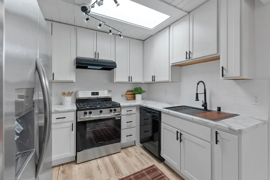 4015 W Kiley Ave, Milwaukee, WI 53209 - #2