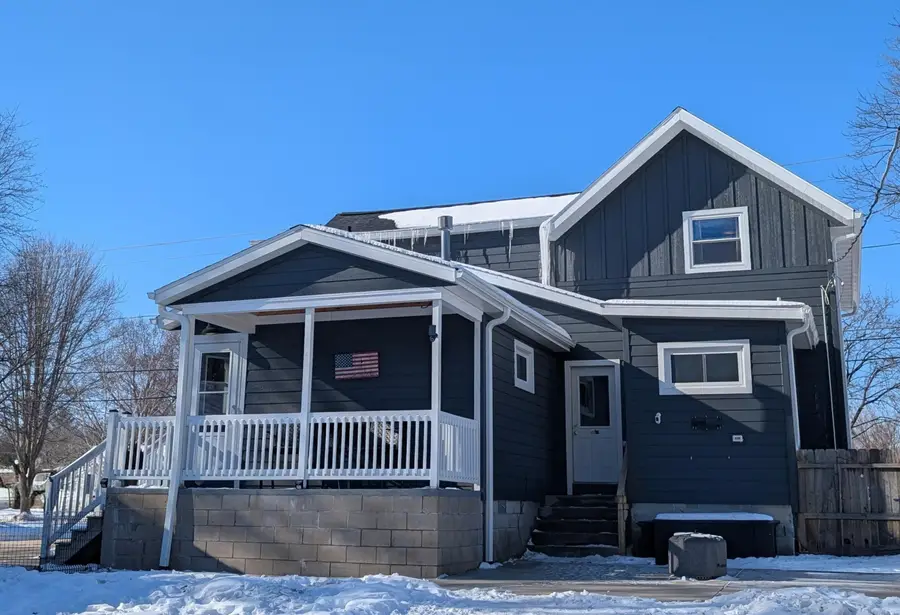 813 N Water St, Watertown, WI 53098 - #2