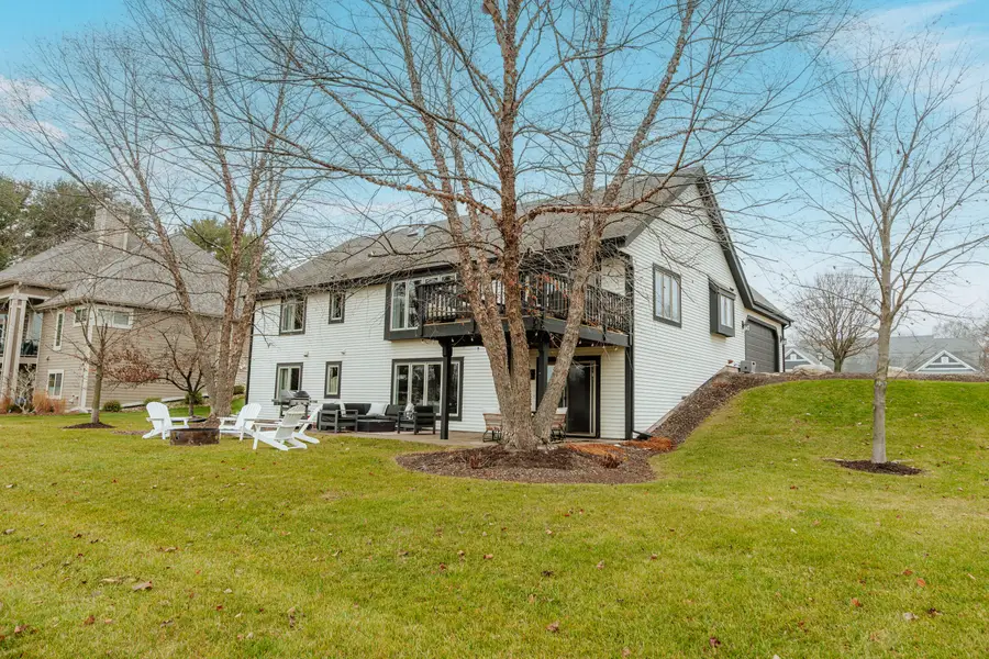 337 Sand Hill Ln, Dousman, WI 53118 - #3