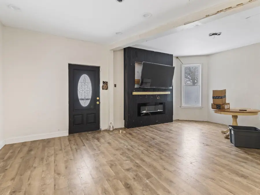 2418 S 30th St, Milwaukee, WI 53215 - #3