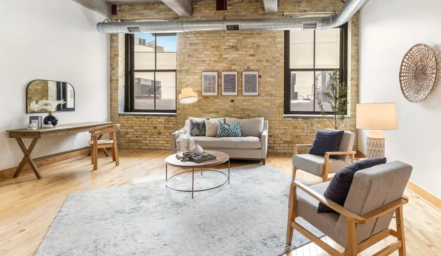 239 E Chicago St, Milwaukee, WI 53202 - #3