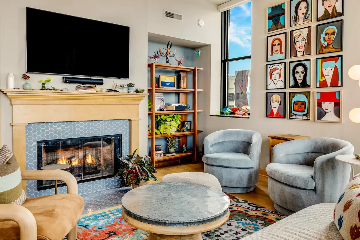 400 N Broadway, Milwaukee, WI 53202 - #1