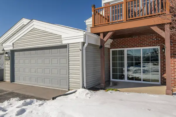 N16W26577 Wild Oats Dr, Pewaukee, WI 53072