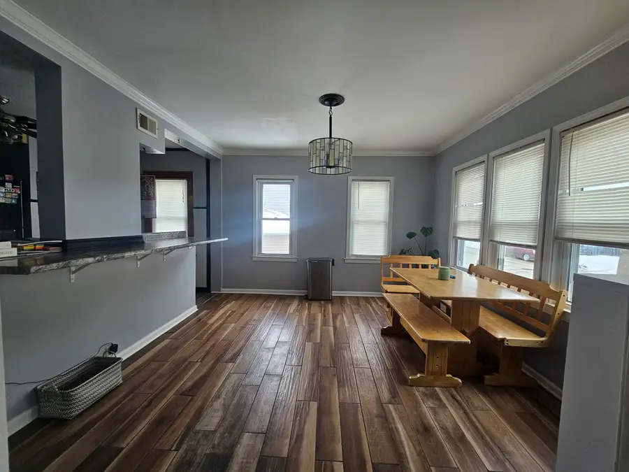 3049 S Hanson Ave, Milwaukee, WI 53207 - #3