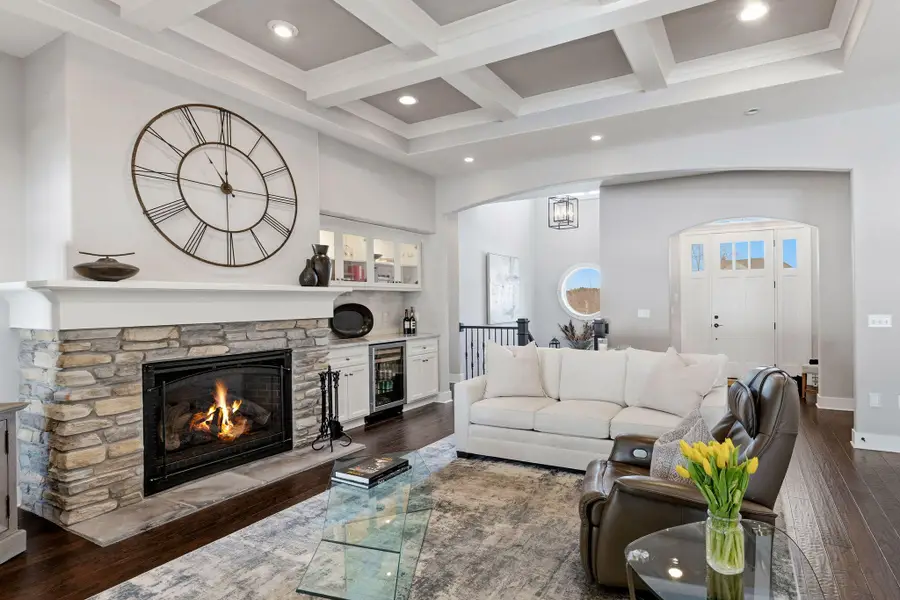 13675 N Legacy Hills Dr, Mequon, WI 53097 - #2