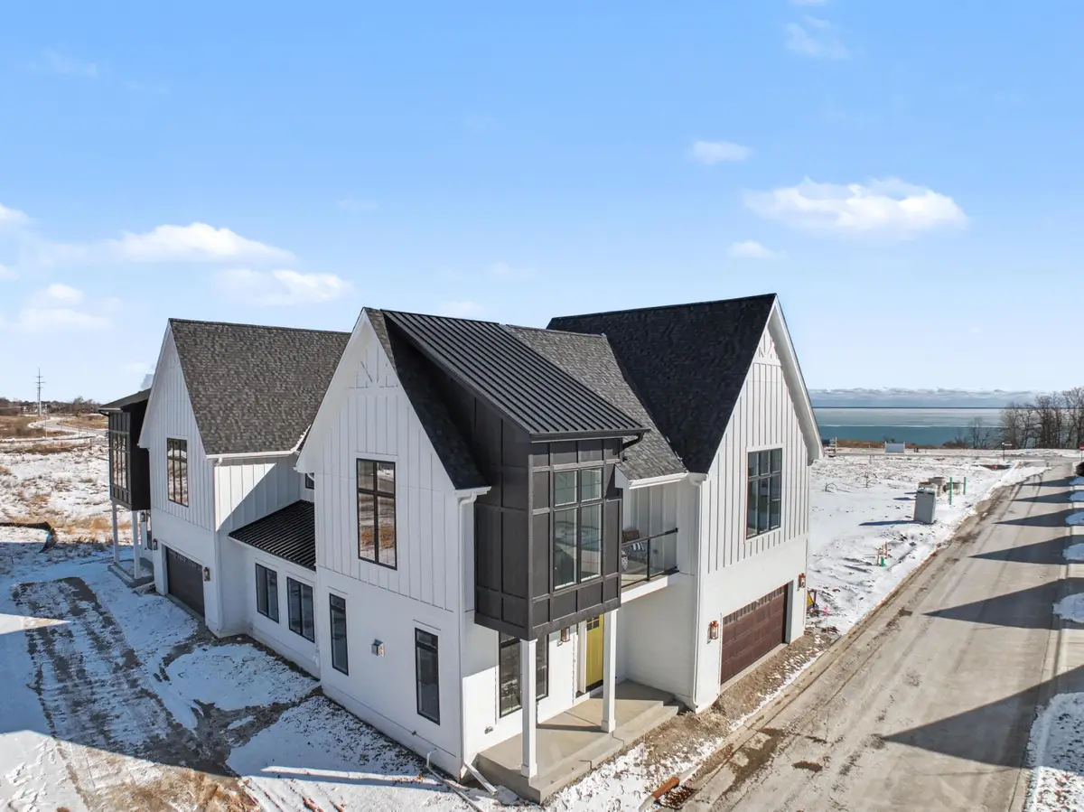 496 Bastle Wynd, Port Washington, WI 53074 - #1