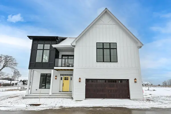 496 Bastle Wynd, Port Washington, WI 53074