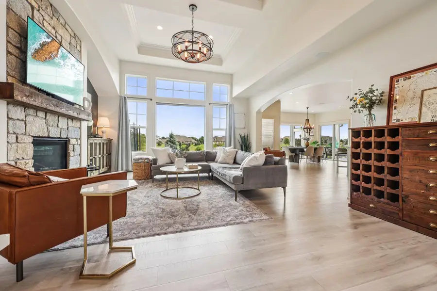 1609 Whistling Hill Cir, Hartland, WI 53029 - #3