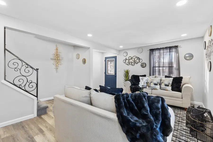 6352 N 104th St, Milwaukee, WI 53225 - #2