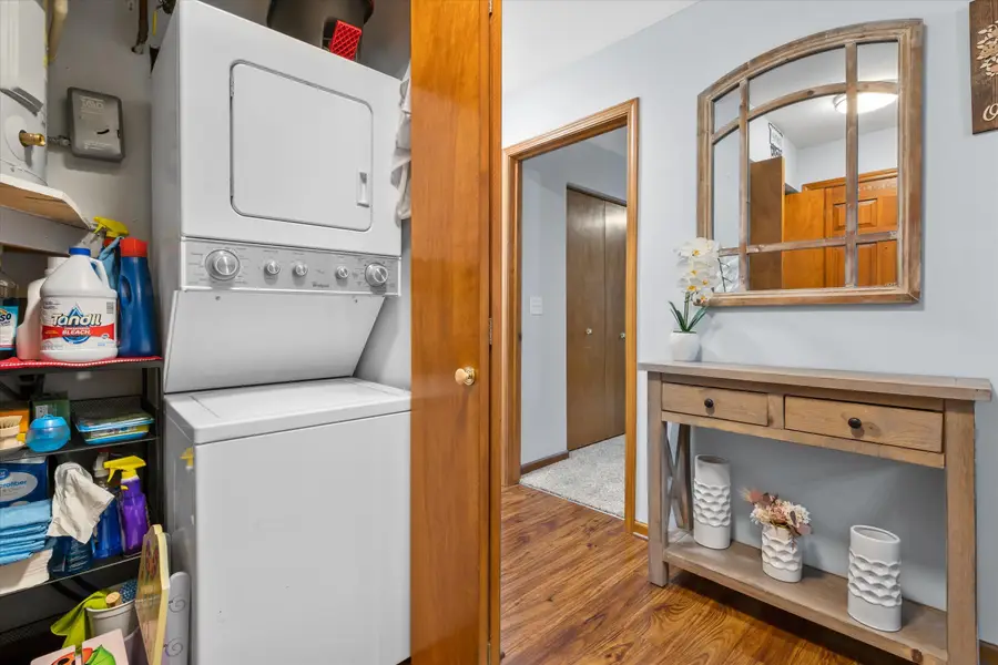 530 N Silverbrook Dr, West Bend, WI 53090 - Image #2