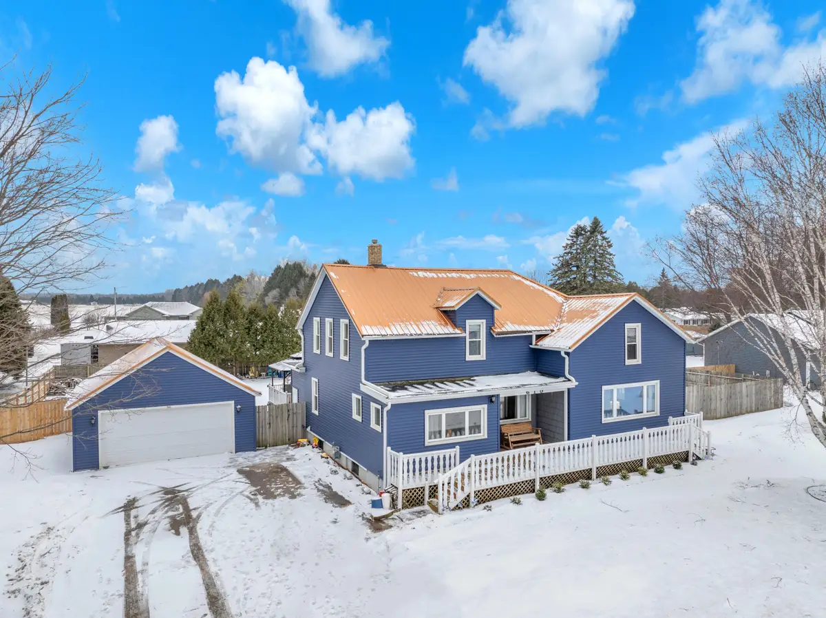 615 E Washington Ave, Cleveland, WI 53015 - #1