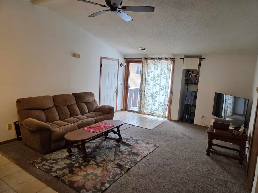 215 Franklin St, Delavan, WI 53115 - #3