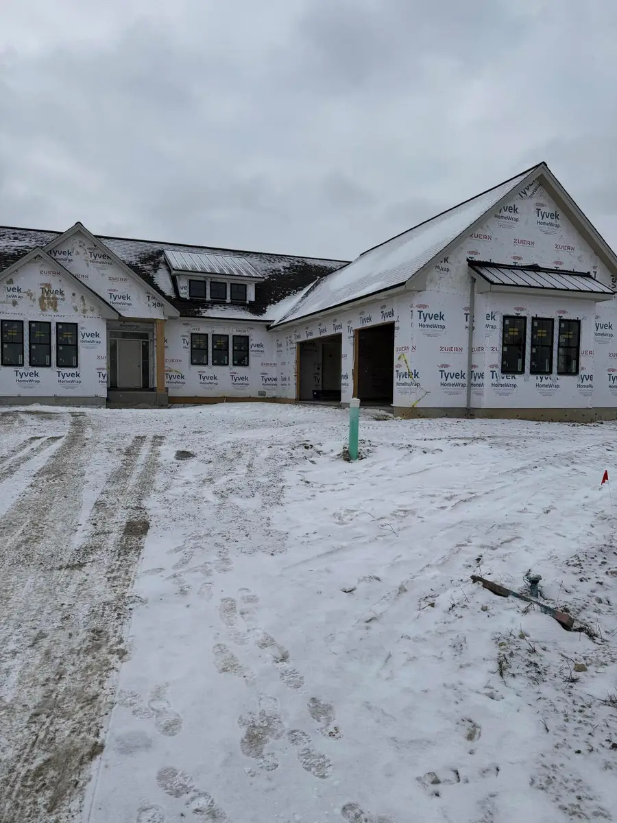 9401 W Huntington Dr, Mequon, WI 53097 - #2