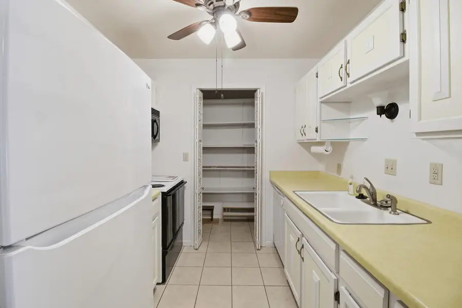 125 N University Dr, West Bend, WI 53095 - Image #2