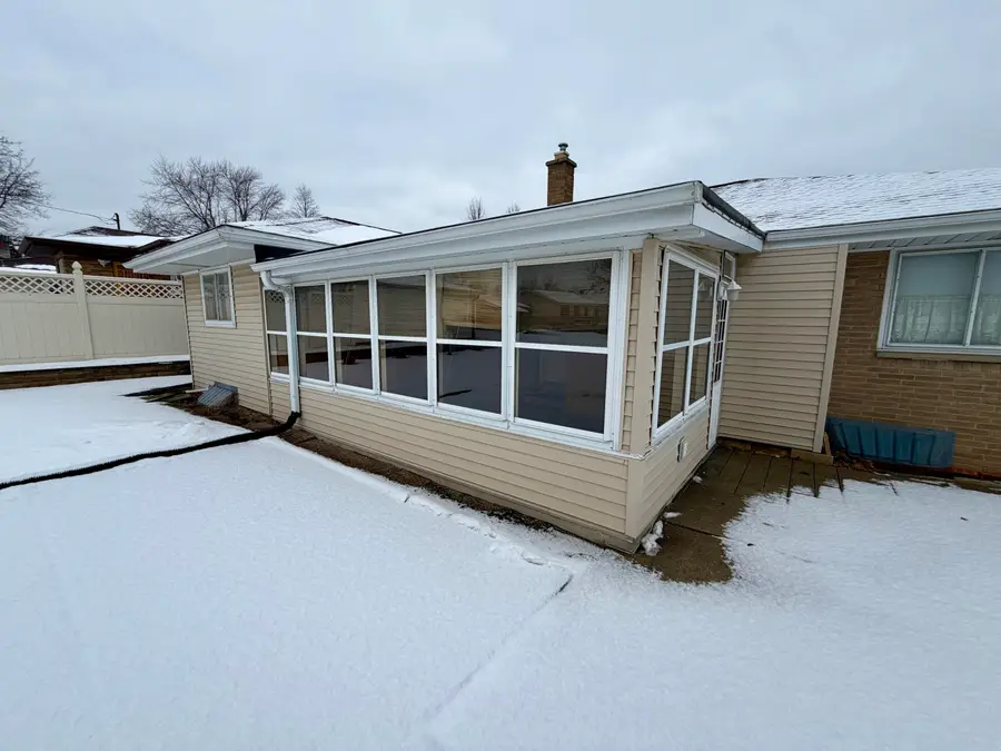 8541 W Mcmyron St, West Allis, WI 53214 - #3