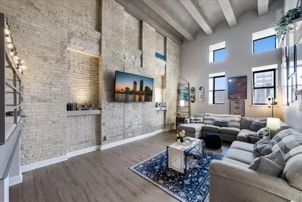 270 E Highland Ave, Milwaukee, WI 53202