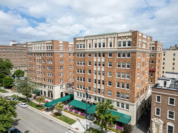 1028 E Juneau Ave, Milwaukee, WI 53202