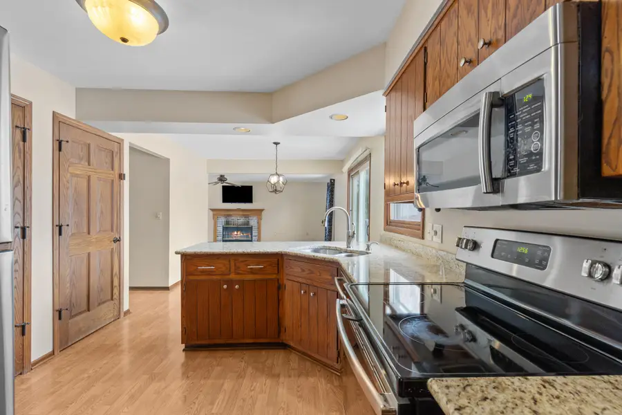 S38W27600 Windsong Rdg, Waukesha, WI 53189 - #3