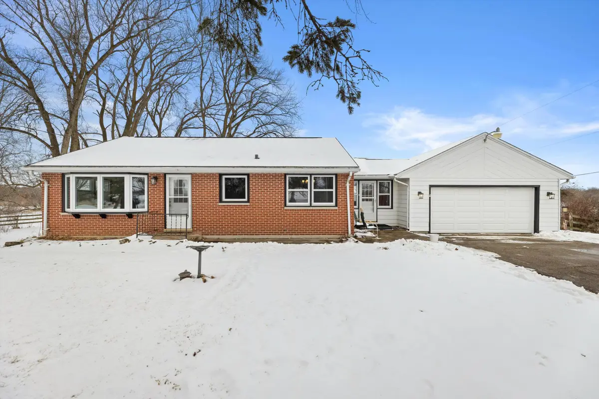 S46W29780 Genesee Rd, Waukesha, WI 53189 - #1