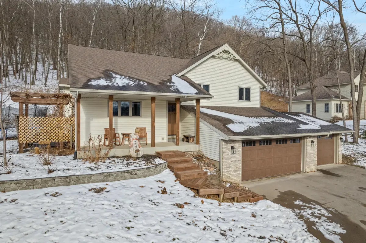 134 Mc Intosh Rd E, La Crescent, MN 55947 - #1