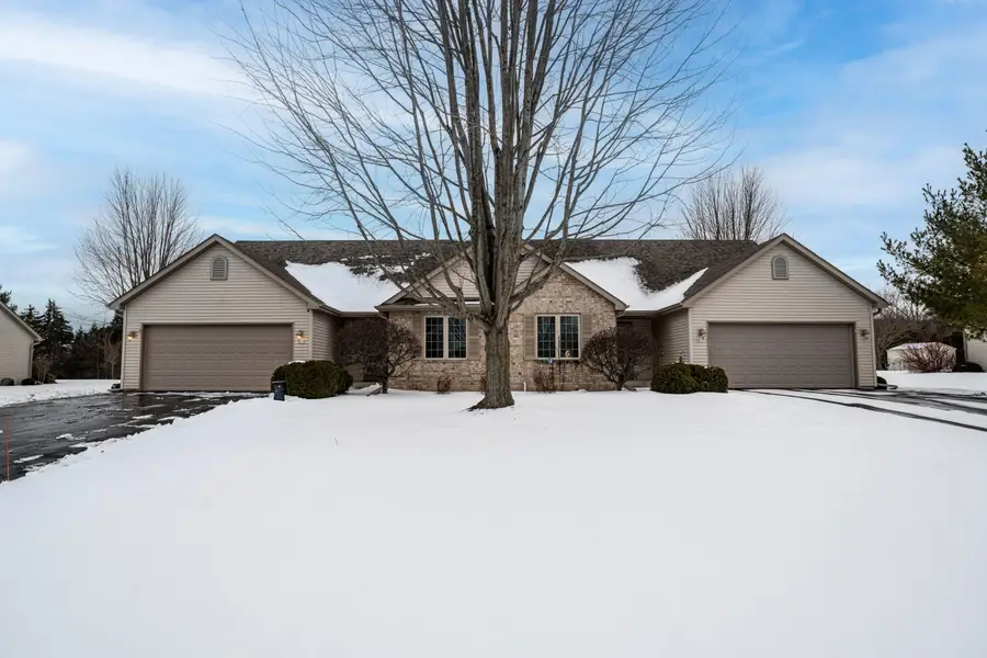 5015 Kingdom Ct, Caledonia, WI 53402 - #2