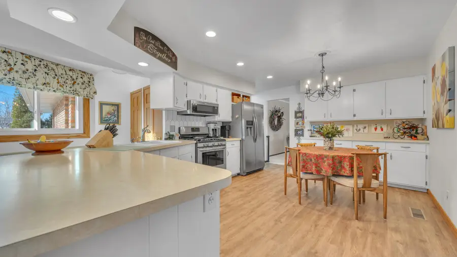 2418 W Mark Dr, Sheboygan, WI 53083 - #2