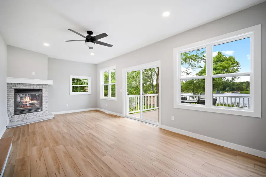 1266 E Green Lake Dr, Farmington, WI 53090 - Image #2