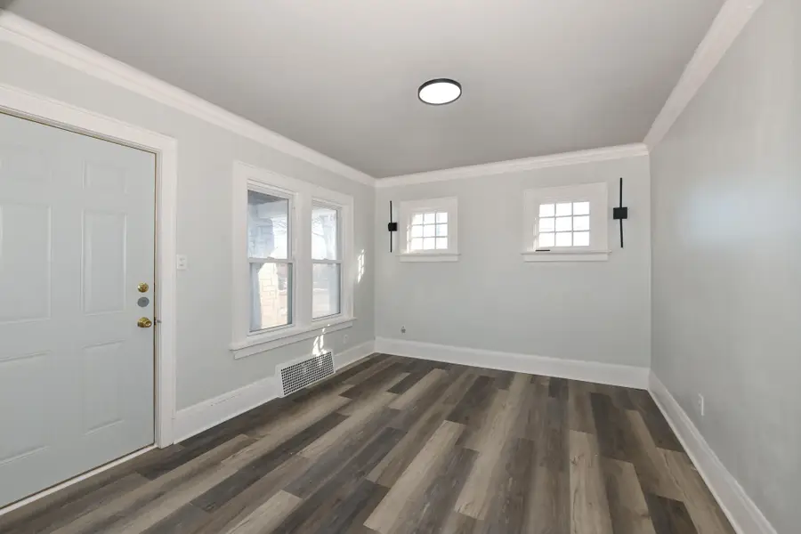 5327 W Wright St, Milwaukee, WI 53210 - #2