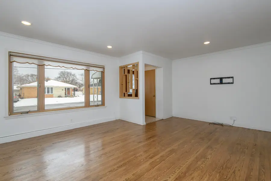 7028 W Crawford Ave, Milwaukee, WI 53220 - #3