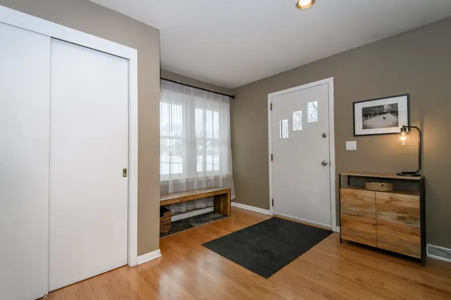 N87W15675 Belleview Blvd, Menomonee Falls, WI 53051 - #2