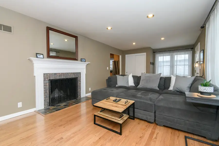 N87W15675 Belleview Blvd, Menomonee Falls, WI 53051 - #3