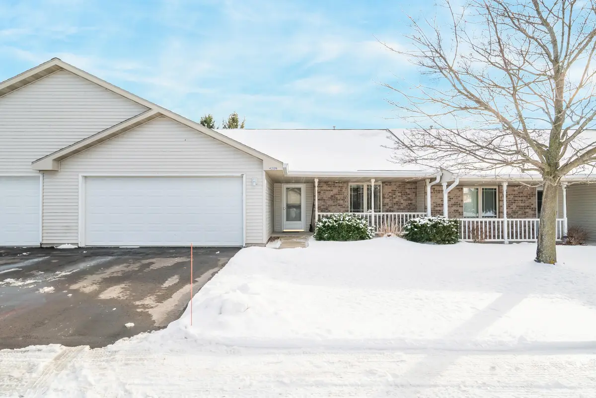 4209 Elmwood Ct, Sheboygan, WI 53081 - #1