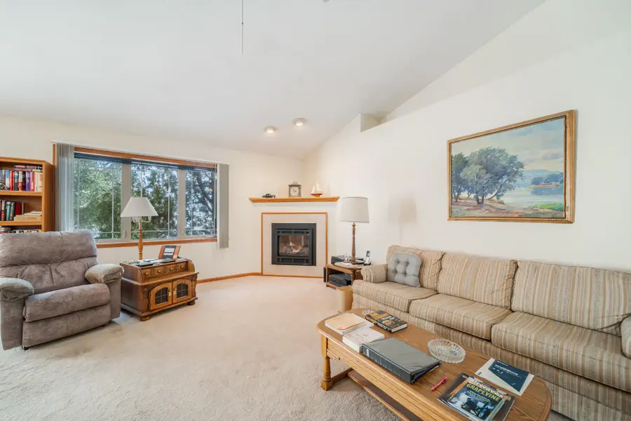 4209 Elmwood Ct, Sheboygan, WI 53081 - #3