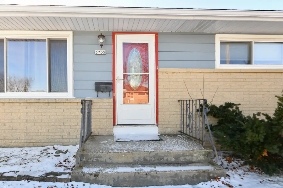 3755 E Van Eimeren Ave, Cudahy, WI 53110 - #2