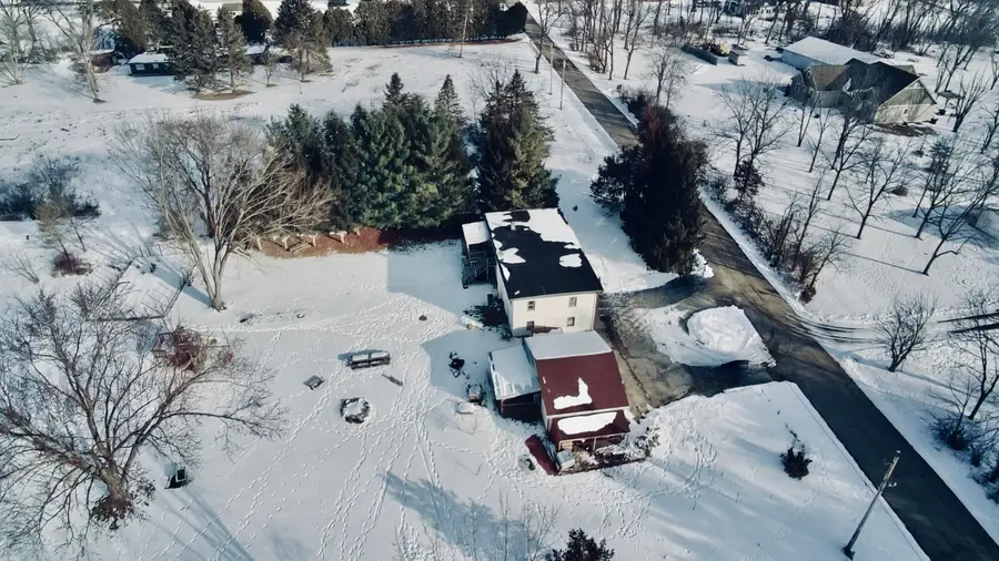 311 S Lapham Peak Rd, Delafield, WI 53018 - #3