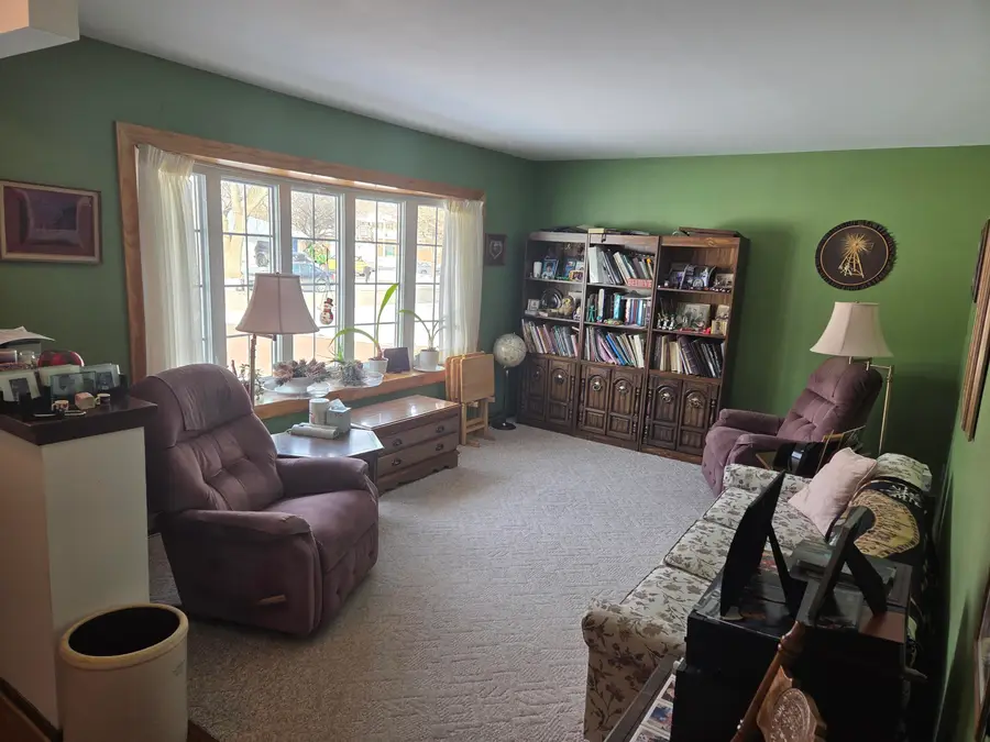 609 Madison Dr, Delavan, WI 53115 - #2