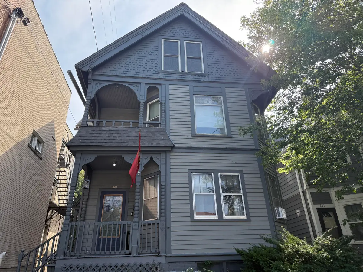 615 E Pleasant St, Milwaukee, WI 53202 - #1