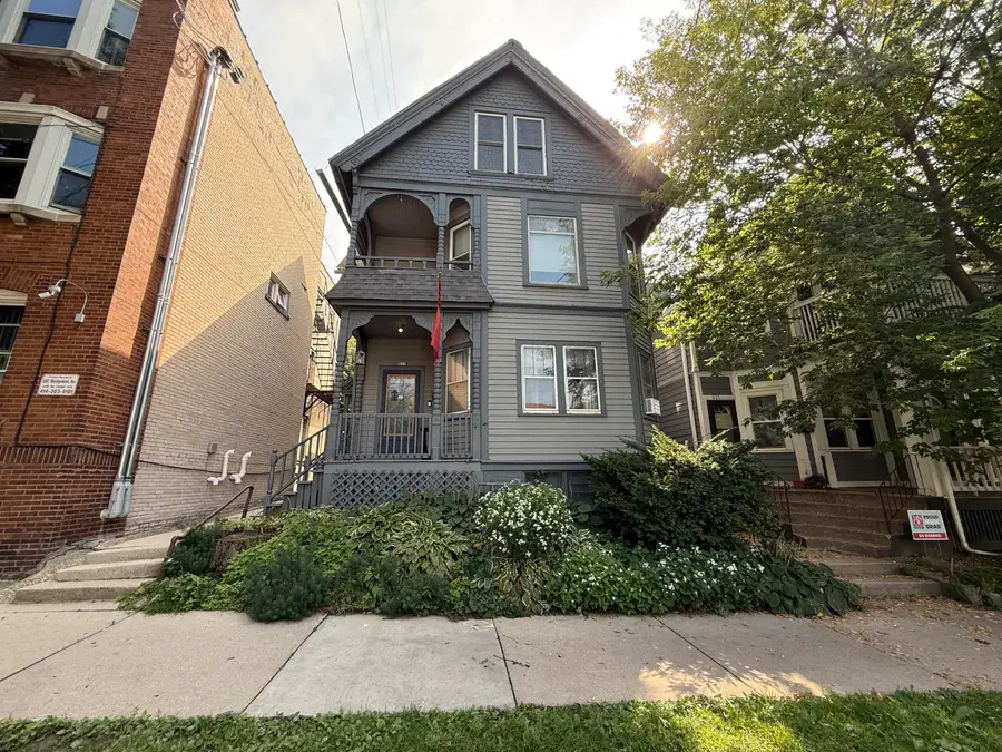 615 E Pleasant St, Milwaukee, WI 53202 - #2