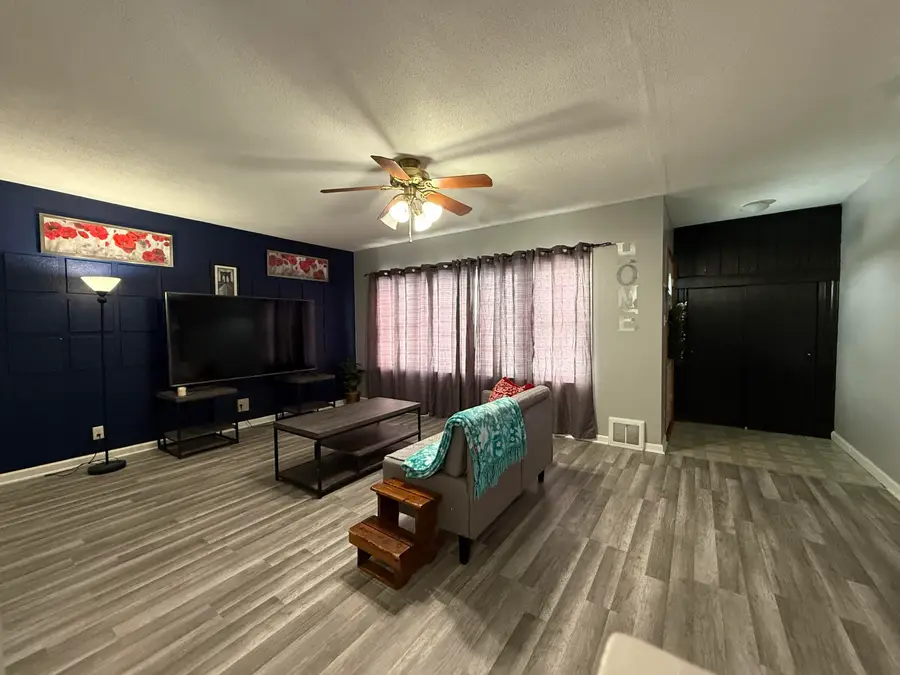 8633 W Lapham St, West Allis, WI 53214 - #3