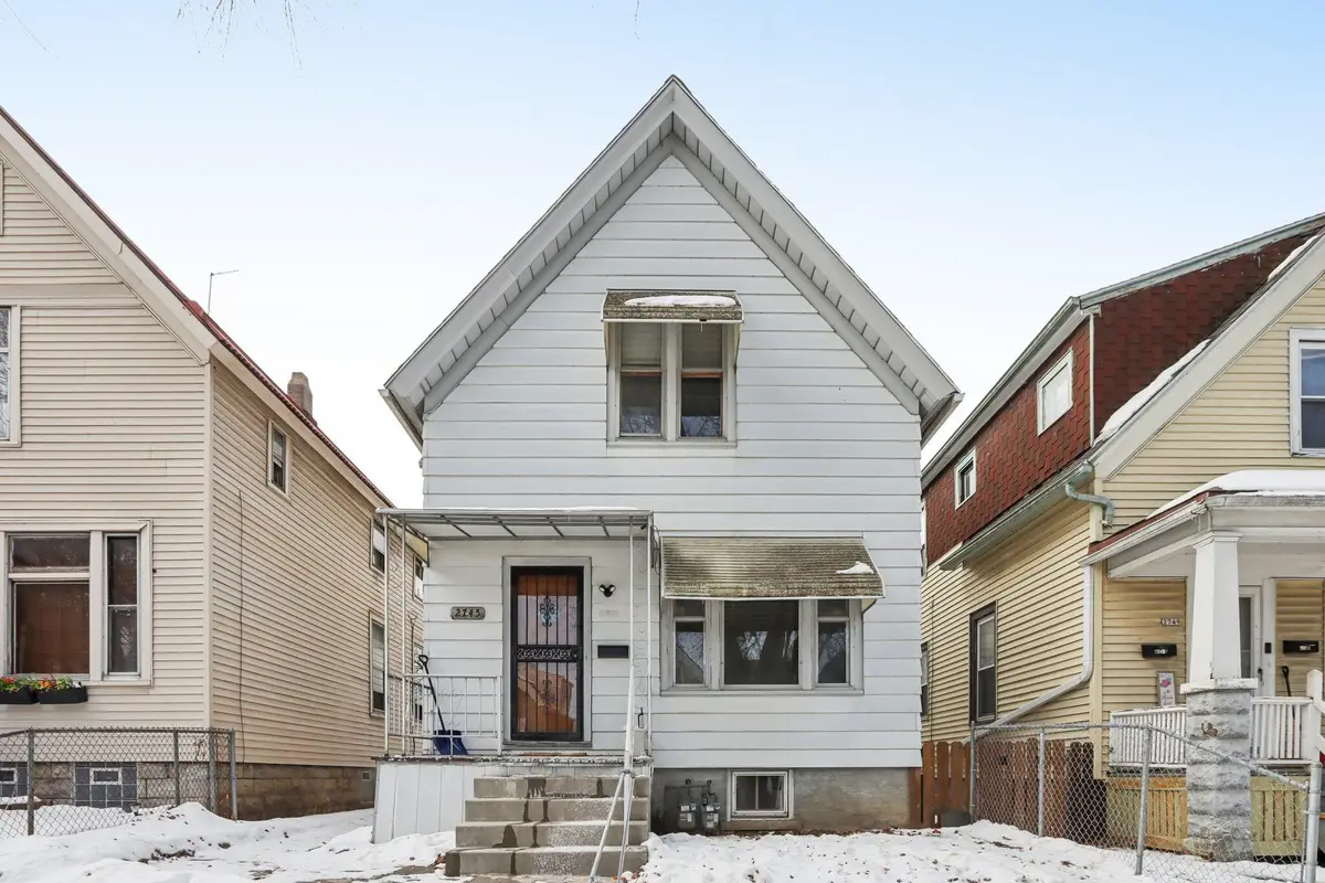 2745 N Booth St, Milwaukee, WI 53212 - #1