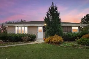 707 W Maplewood Ct, Milwaukee, WI 53221 - #3