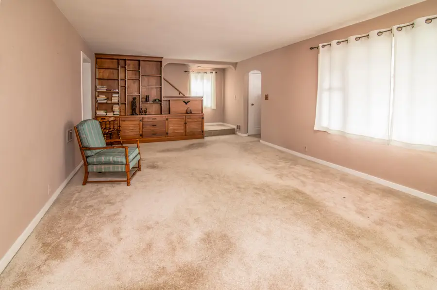 921 N Center St, Beaver Dam, WI 53916 - #2