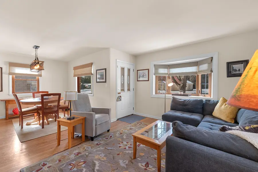 102 S Highland Ave, Thiensville, WI 53092 - #2