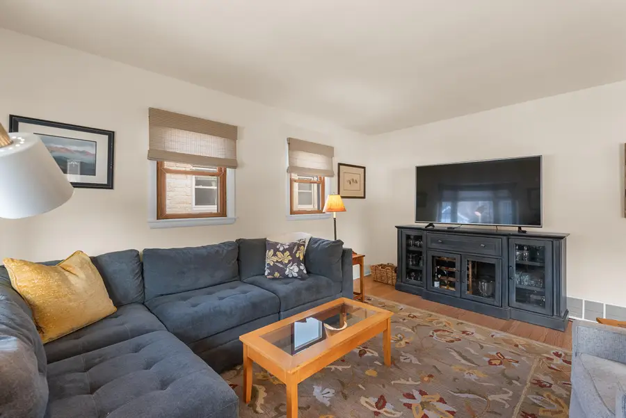 102 S Highland Ave, Thiensville, WI 53092 - #3