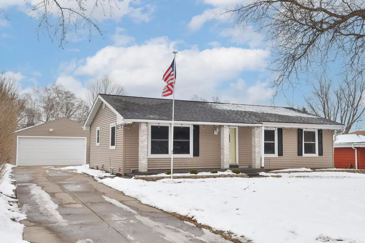 N84W18110 Menomonee Ave, Menomonee Falls, WI 53051 - #1