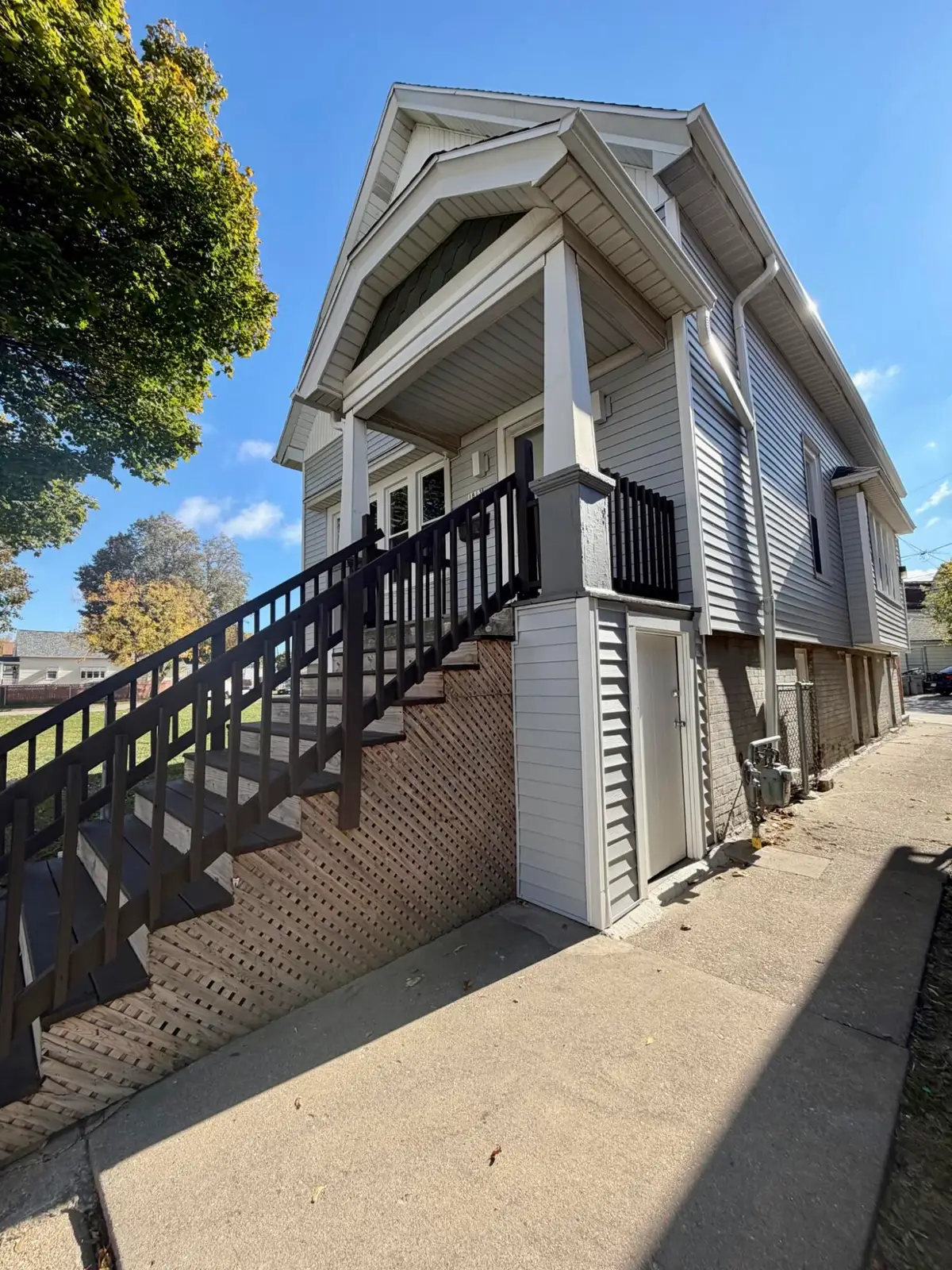 1813 Burnham St, Milwaukee, WI 53204 - #1