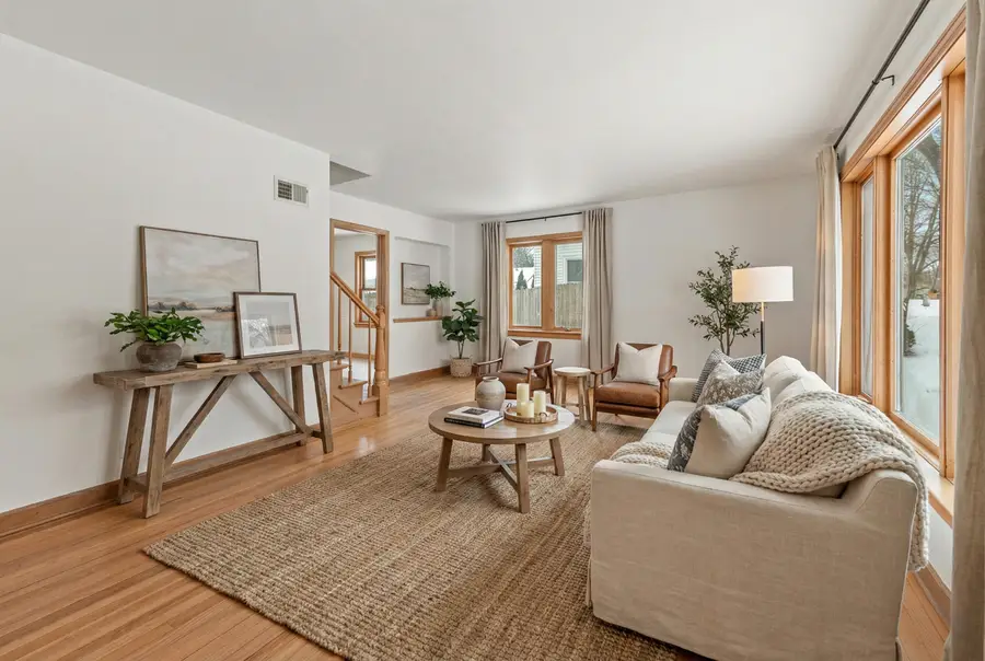 8338 N Whitney Rd, Fox Point, WI 53217 - #2