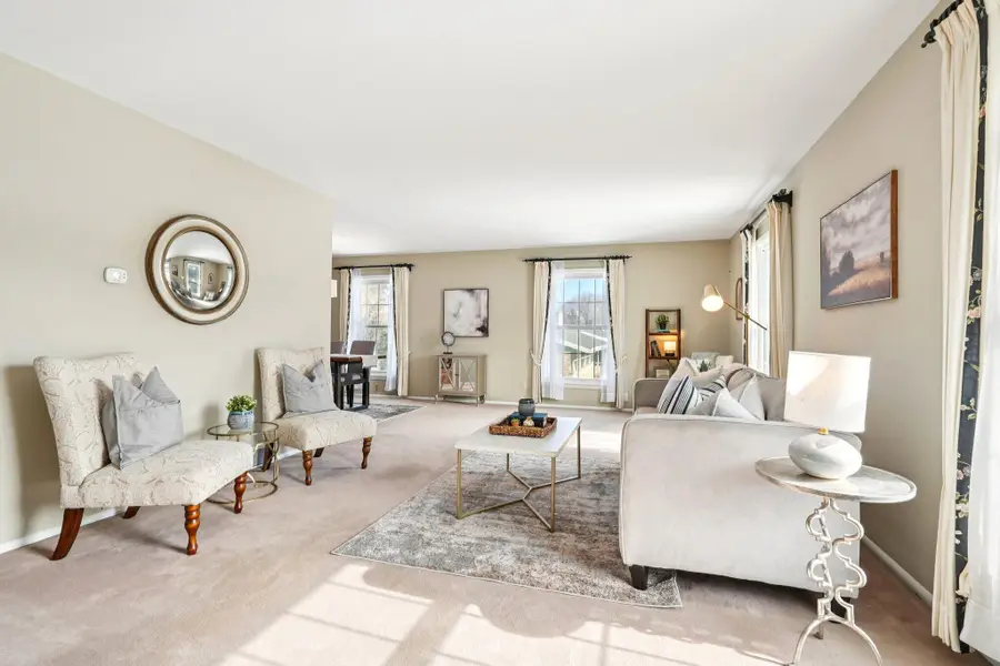 2430 W Applewood Ln, Glendale, WI 53209 - #3