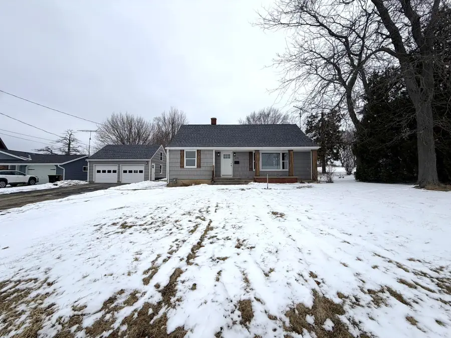 377 Evergreen Dr, Mayville, WI 53050 - #3