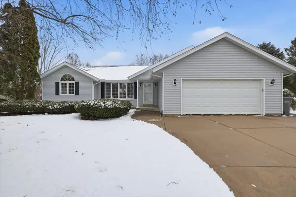 W164S7750 Bay Lane Dr, Muskego, WI 53150